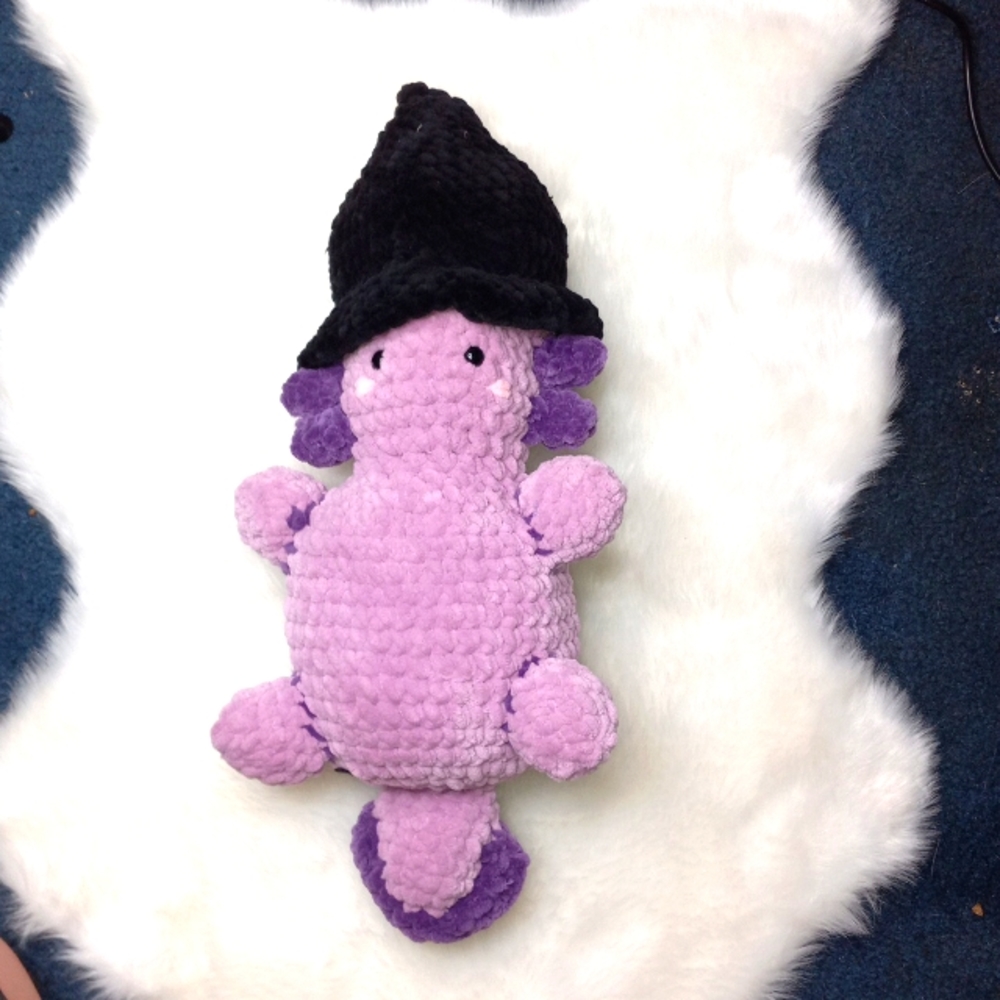 💞SALE💞🆕 Handmade Crochet Witch Themed Purple Axolotl Plushie.💜